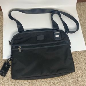 Tumi Messenger Bag 22302DH with shoulder strap